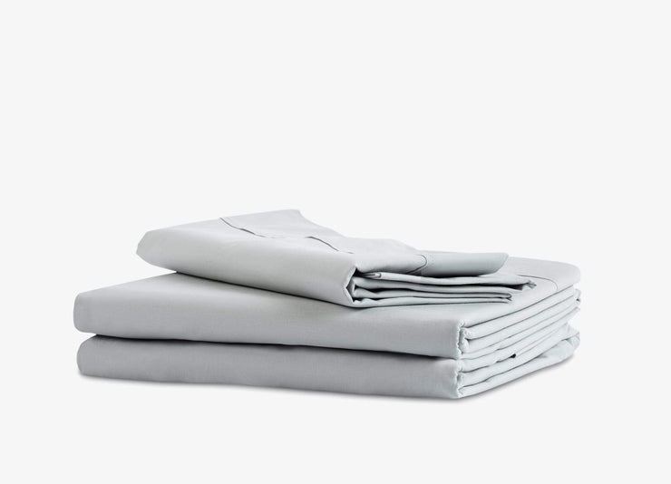 envello light grey cotton Premium Percale sheet set showing 1 flat and 1 fitted sheet plus 2 pillowcases